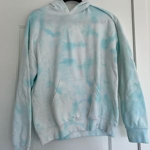 white/blue tiedye sweater